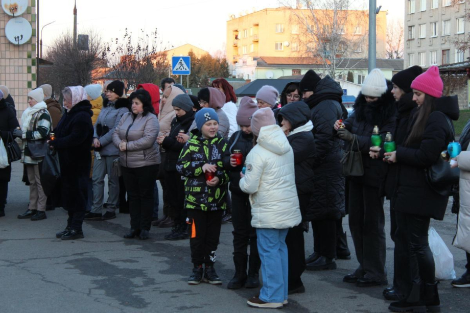 У Рожищі вшанували пам’ять жертв голодоморів