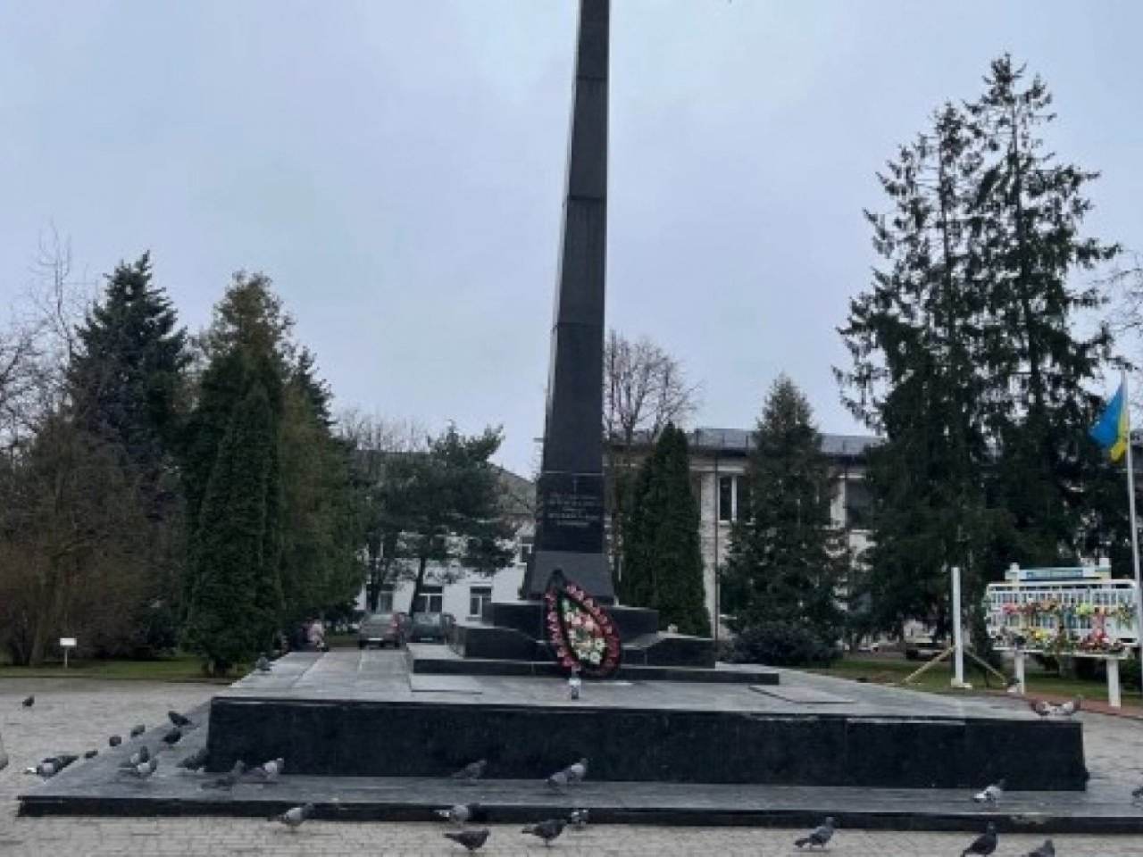 На Волині хочуть перенести радянський пам’ятник з центру міста на кладовище