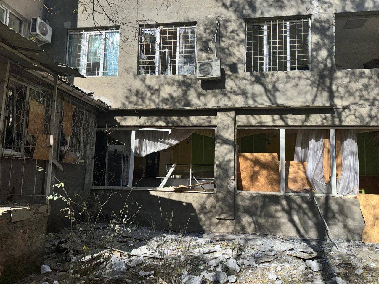 Зеленський відреагував на удар росіян по дитячій лікарні у Херсоні