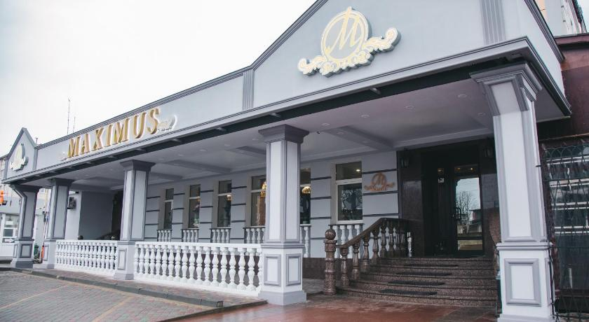 У Луцьку біля популярного закладу сталася бійка за участі групи студентів