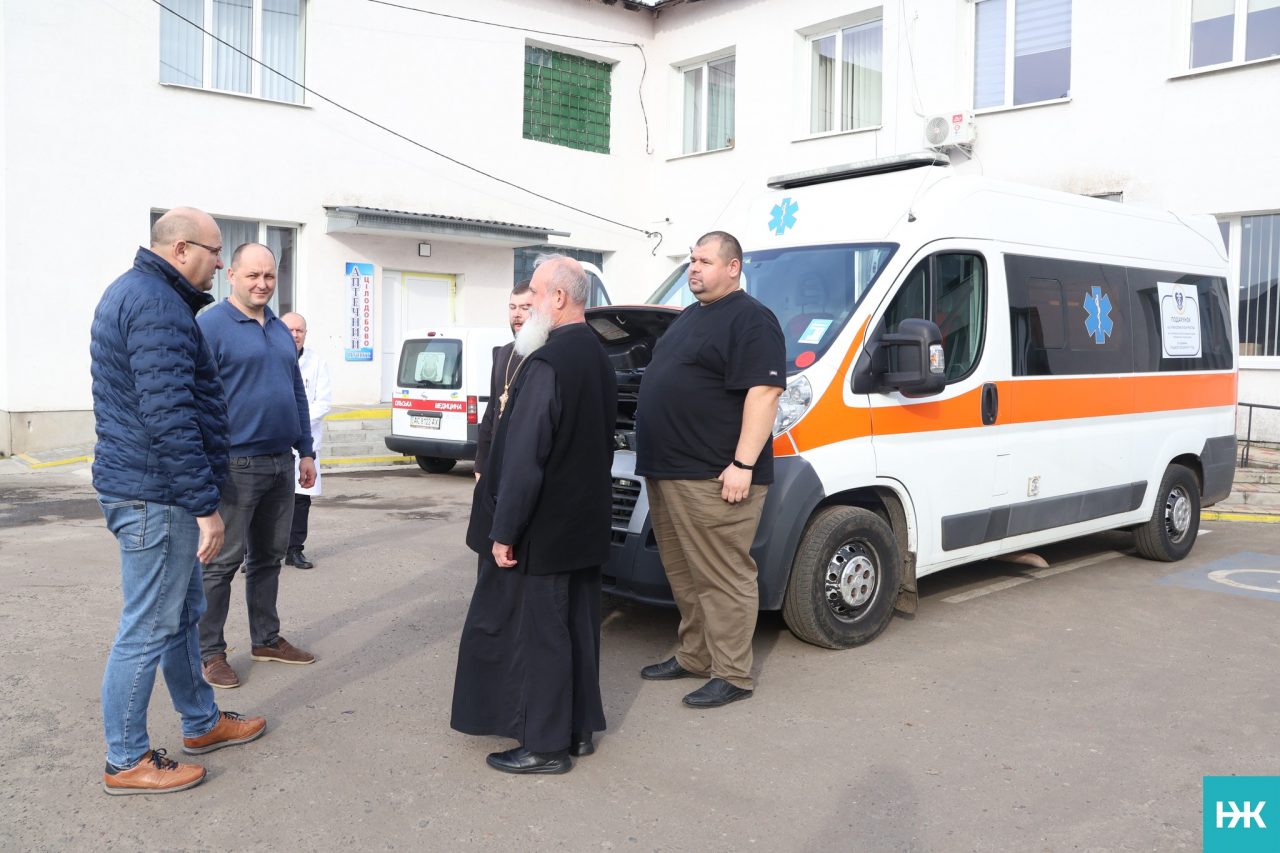 Любешівська лікарня отримала автомобіль швидкої допомоги
