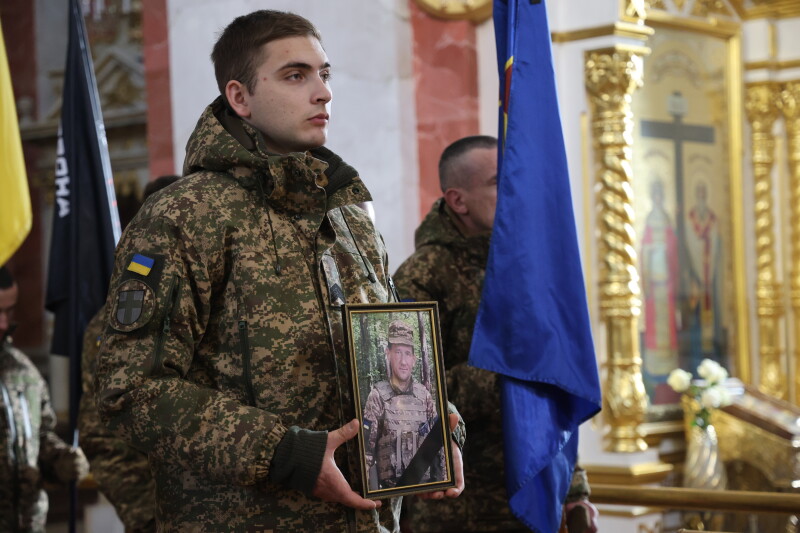 У Луцьку провели в останню дорогу полеглого Героя Анатолія Кравчука