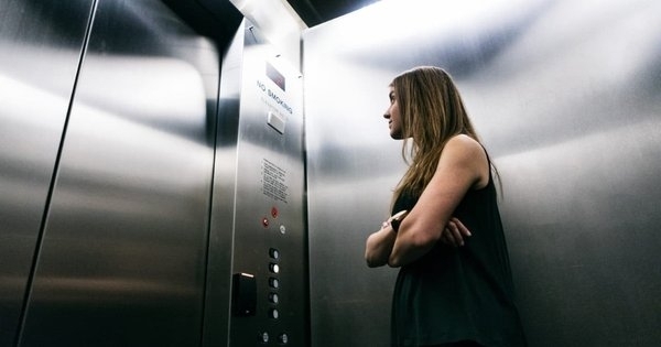 Стало відомо, скільки людей застрягає у ліфтах Луцька під час відключень світла