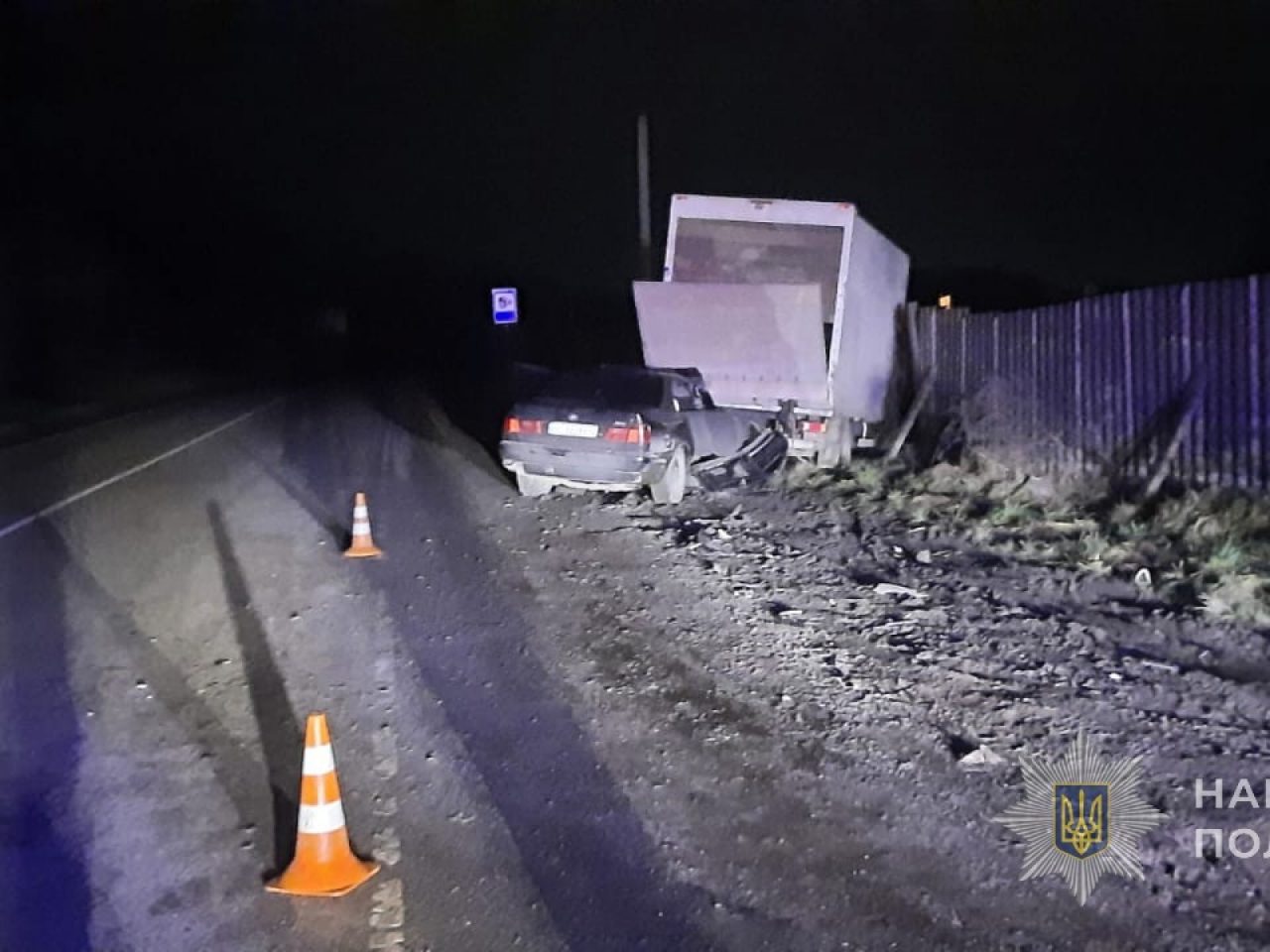 Знадобився спецінструмент: біля Луцька рятувальники деблокували потерпілого з авто (Відео)