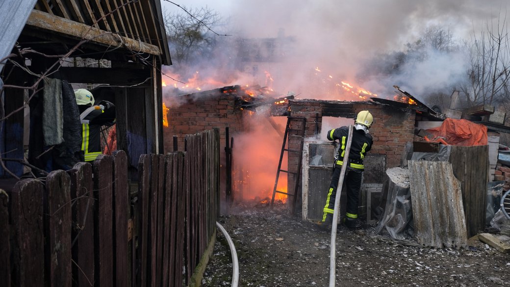 Горів житловий будинок і господарські споруди: на Волині за добу сталися три пожежі