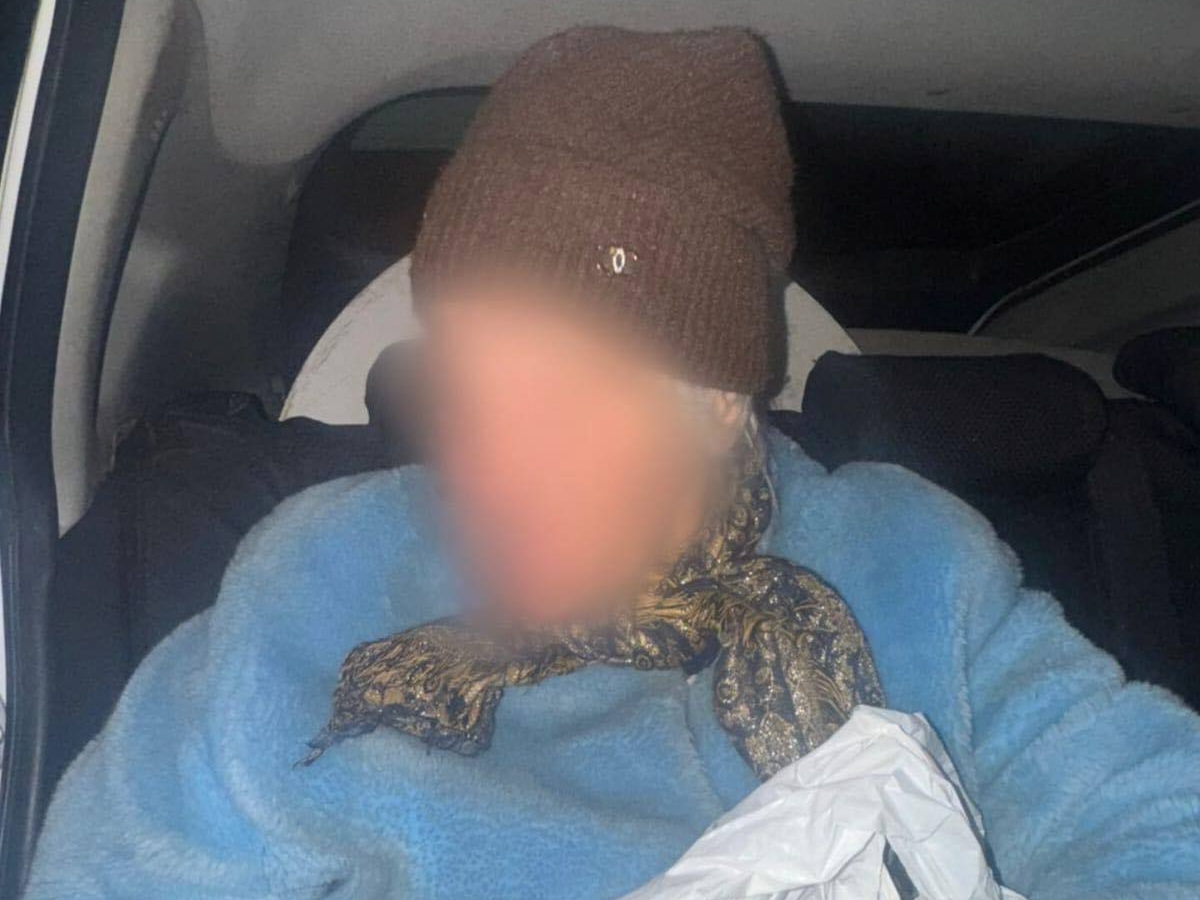 На Волині патрульні допомогли жінці, яка не мала коштів на доїзд додому