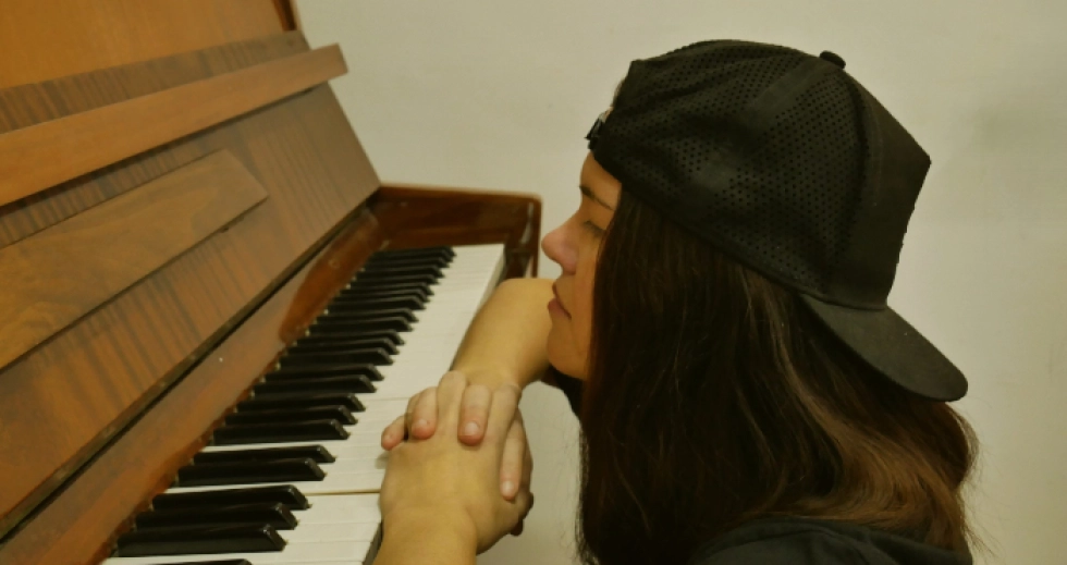 Луцька музикантка записала кавер на пісню американського хард-рок гурту (Відео)