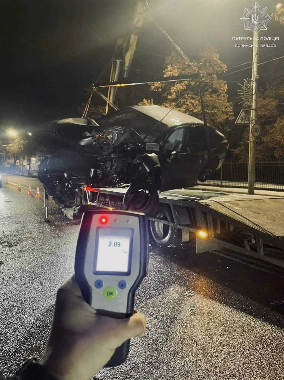 У Луцьку водій врізався у стовп