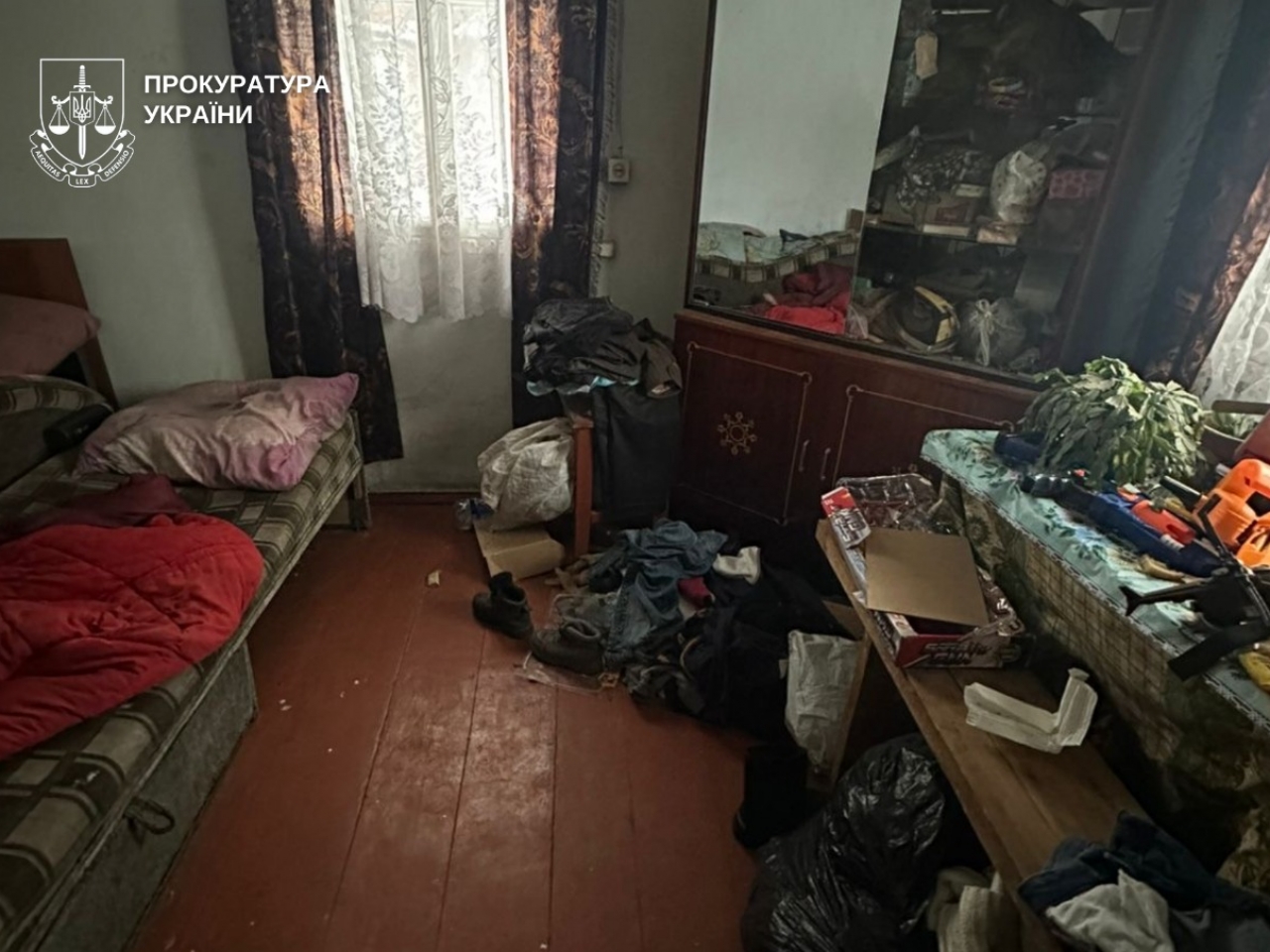 Показали умови, де жили діти, яких вилучили у молодої волинянки