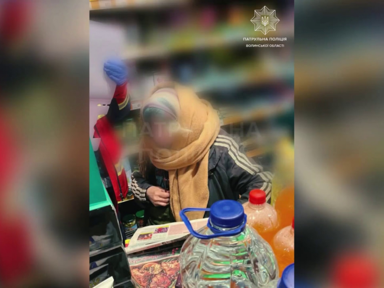 У Луцьку поліцейські допомогли бабусі доїхати додому (Відео)